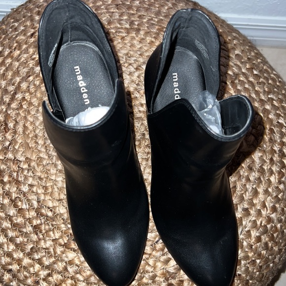 PO: Madden girl Women’s Blk Boots. - Picture 9 of 9